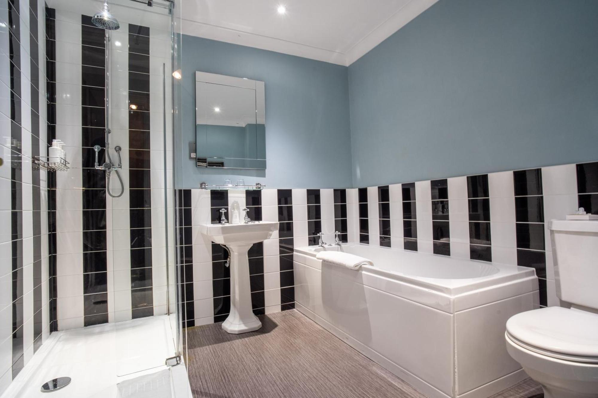 Stonehouse Court Hotel - A Bespoke Hotel Екстер'єр фото
